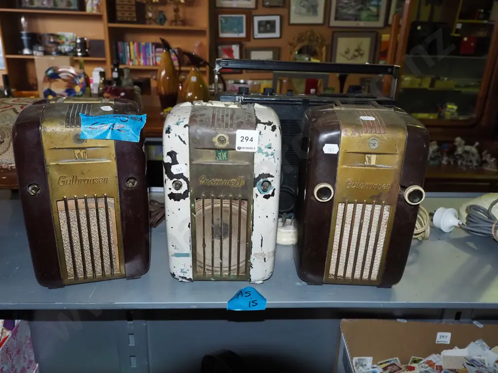 3x vintage radios -all  As Is No Returns Image 1++
