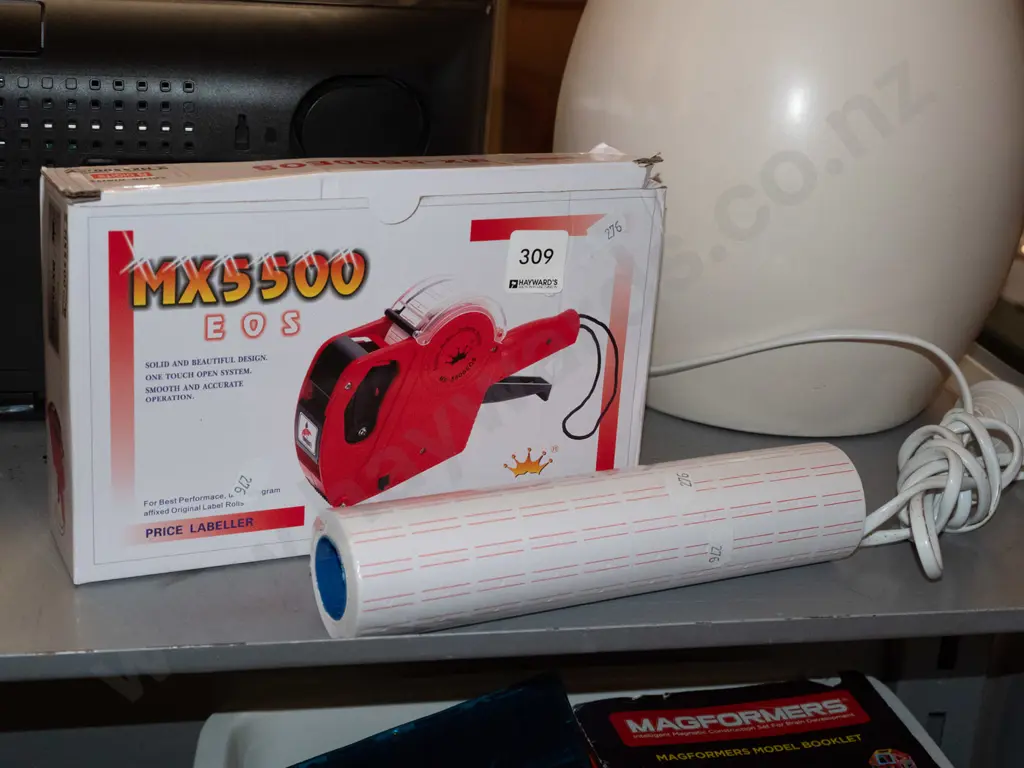 boxed price labeller, roll of labels Image 1++