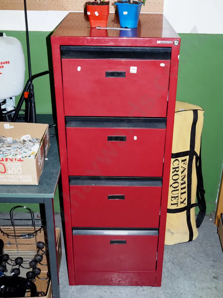 Precision 4 drawer filing cabinet - key in office Image 1++