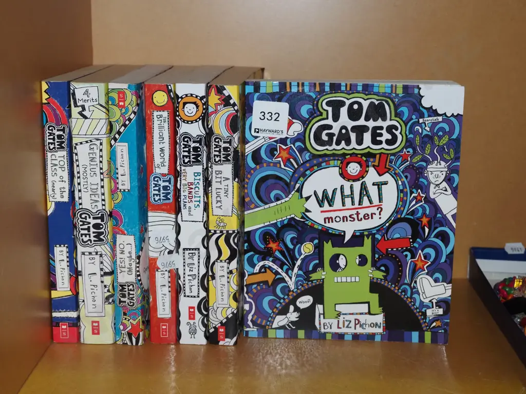 Tom Gates childrens books Image 1++