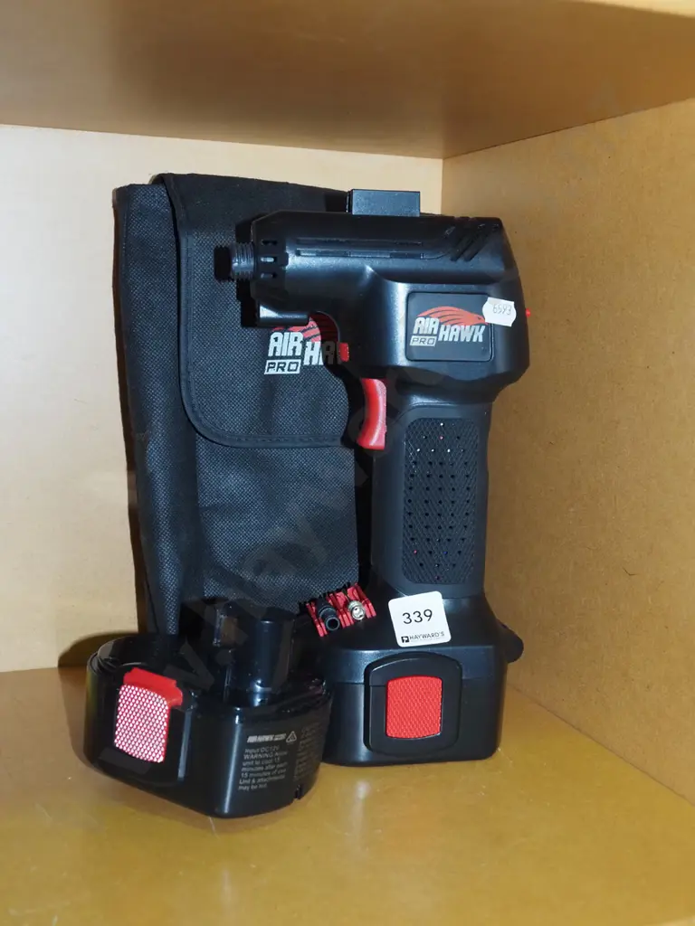 Air Hawk Pro battery powered tyre inflater Image 1++