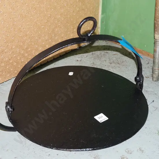 cast iron handled camp fire skillet