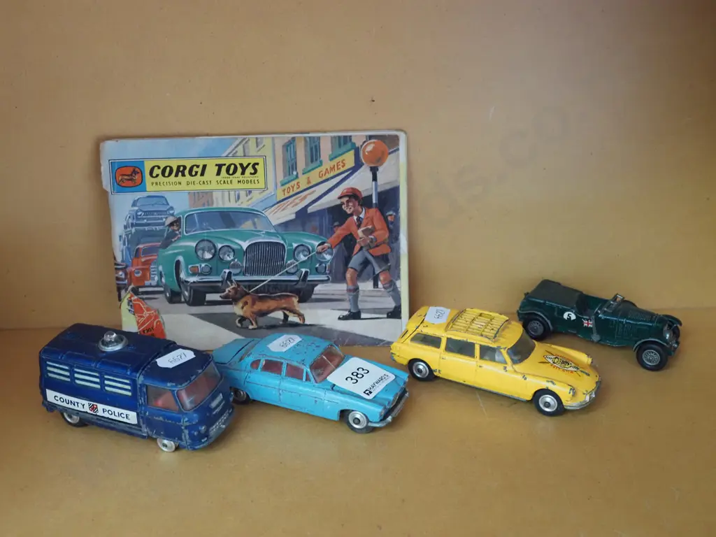 vintage toys, Corgi toys catalogue Image 1++