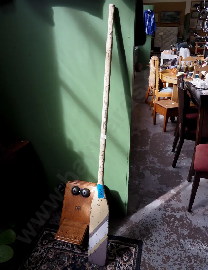 painted wooden short oar Image 1++