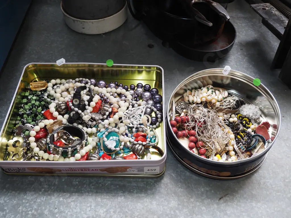2x tins of costume jewellery Image 1++