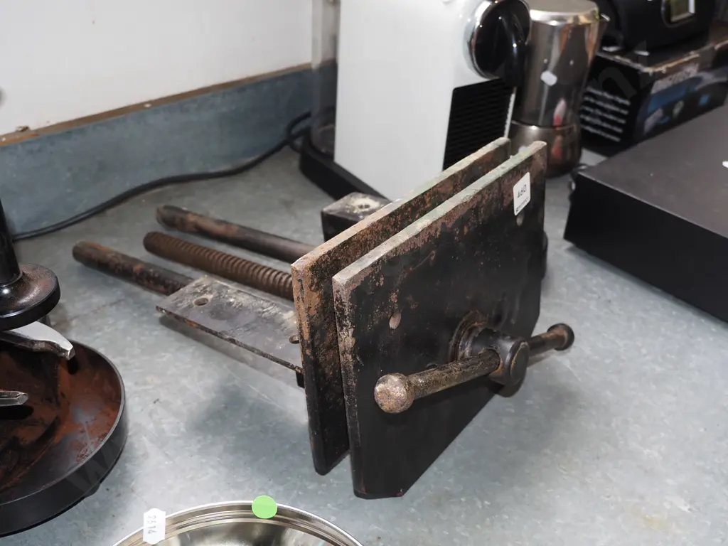 unbranded woodworkers vice Image 1++