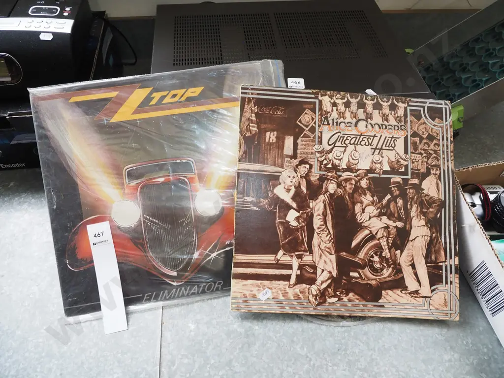 2x LPs; Alice Cooper, ZZ Top Image 1++