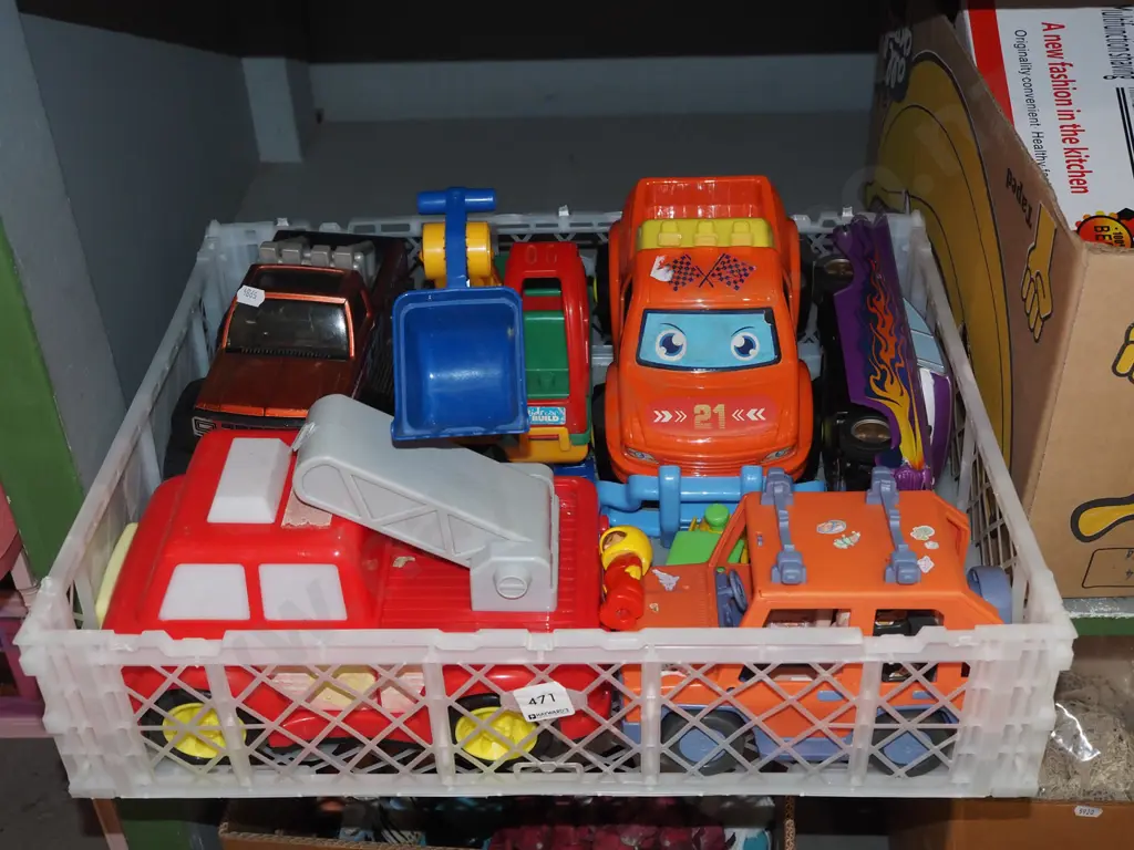 plastic tray of toys Image 1++
