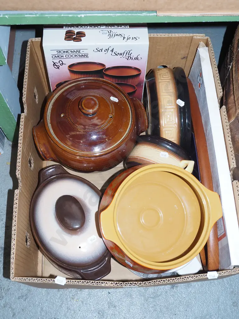 box; Teal ceramic bowls, souffle dishes, casseroles etc Image 1++