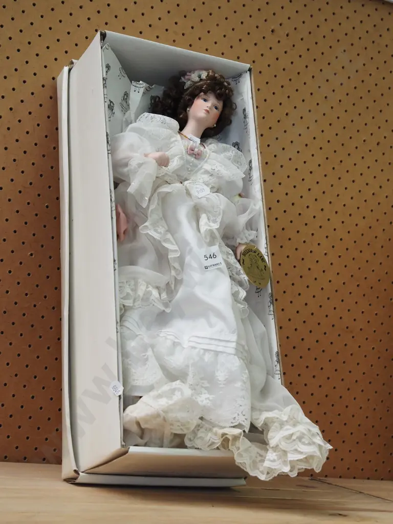 boxed Hillview Lane limited edition porcelain display doll Image 1++