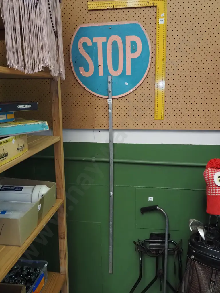 Stop Go sign Image 1++