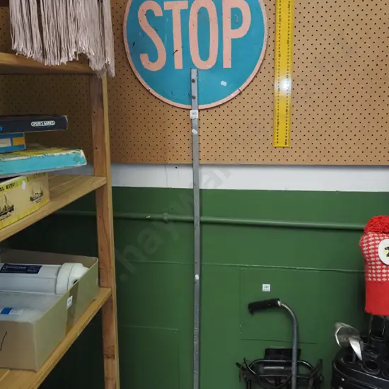Stop Go sign