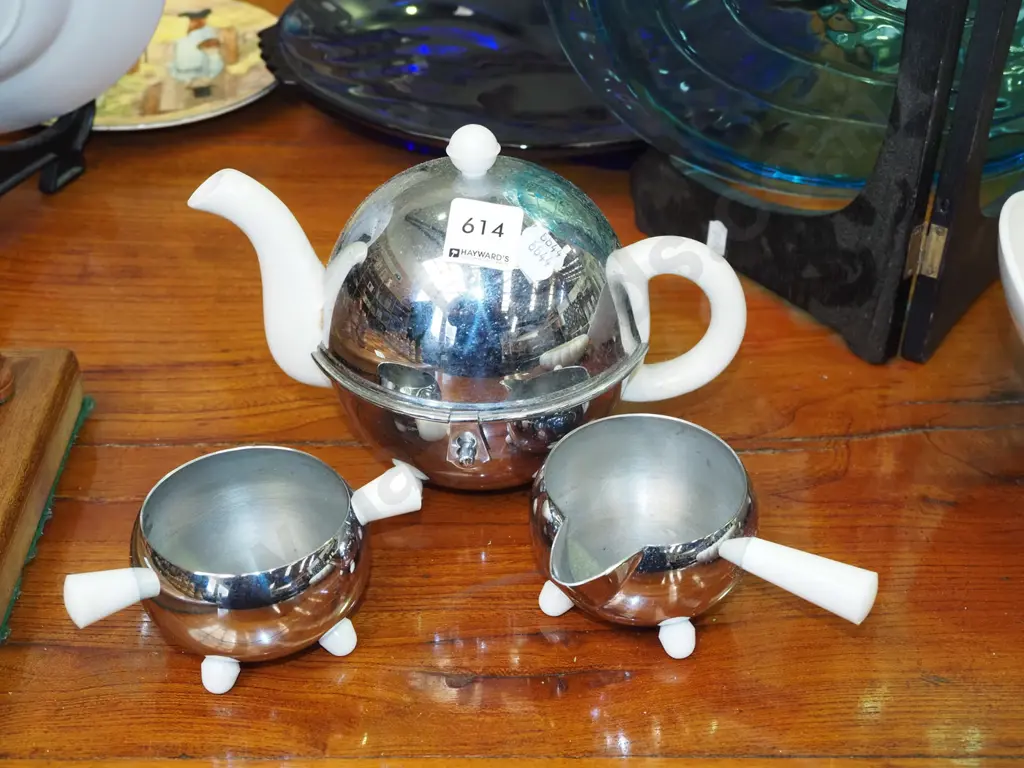 deco ceramic and chrome teapot etc Image 1++