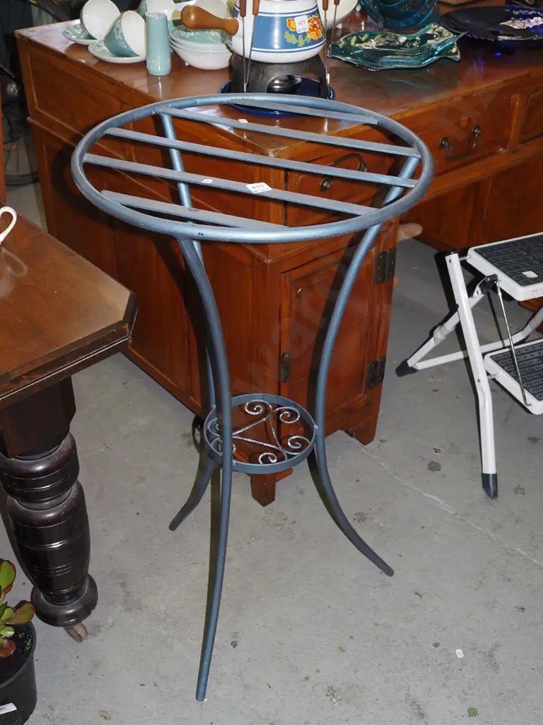 metal outdoor 2 tier jardiniere stand H900 Diam470 Image 1++