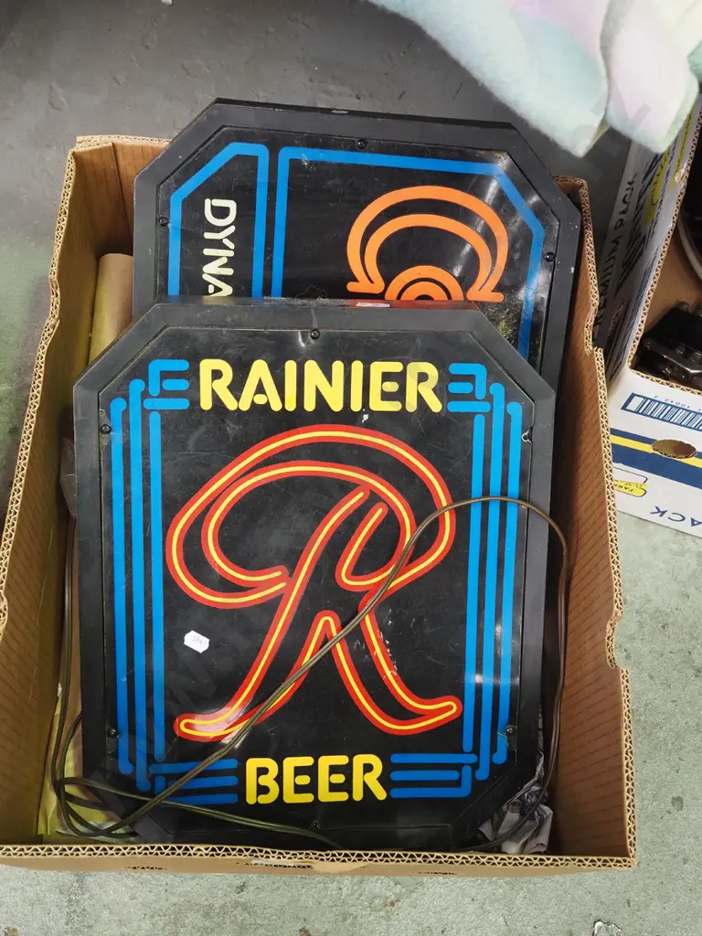box; 2x illuminated signs - Colt 45, Rainier Beer Image 1++