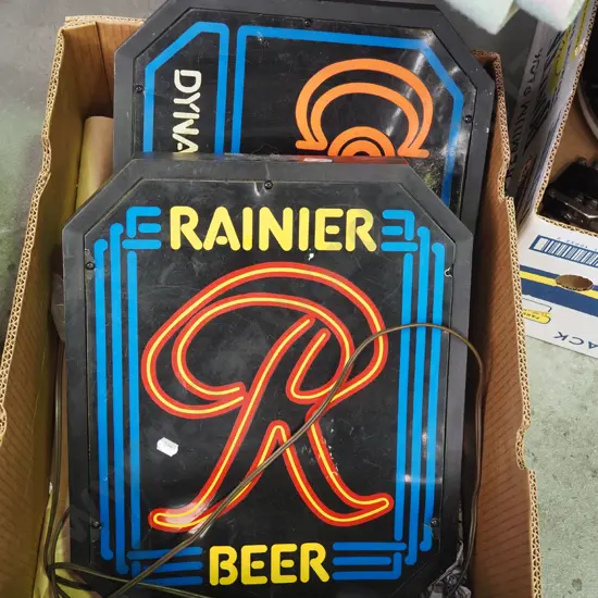 box; 2x illuminated signs - Colt 45, Rainier Beer
