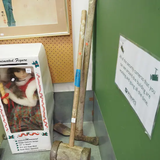 grubber, wooden sledge hammer - red dots