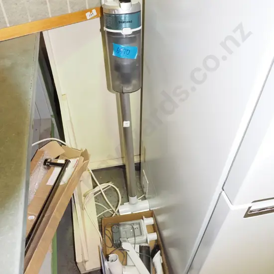 Samsung stick vacuum and accessories 