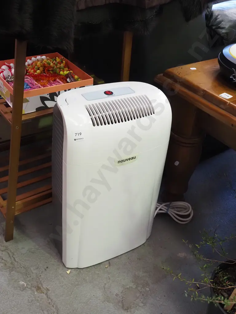 Nouveau dehumidifier Image 1++