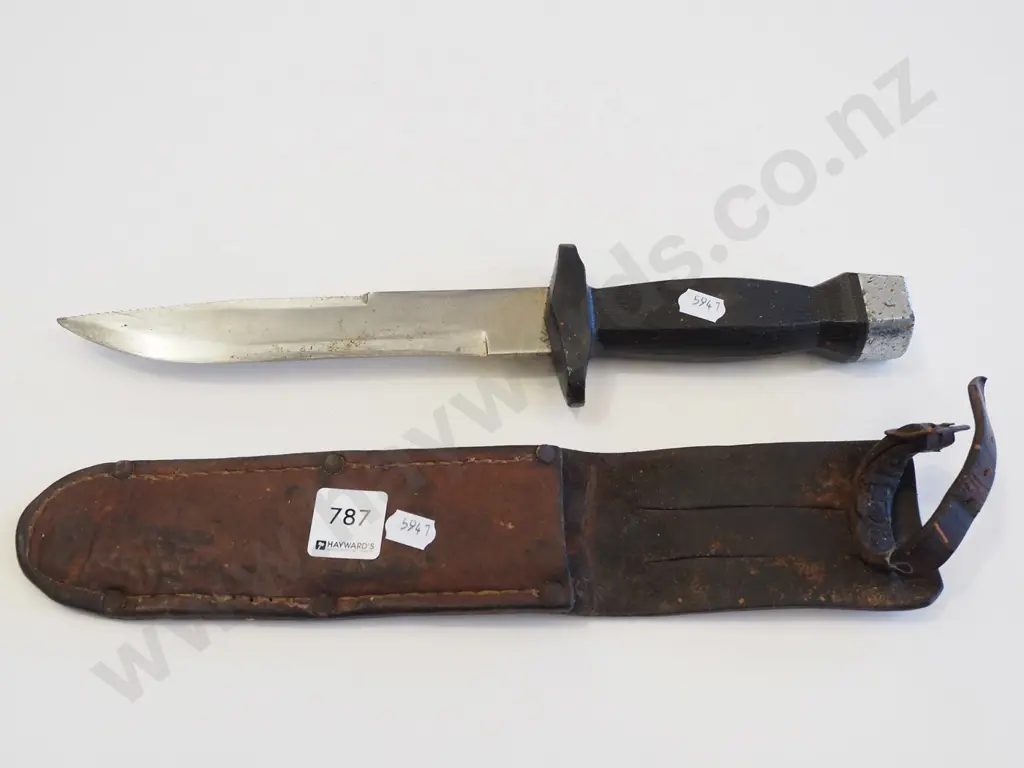 hunter's knife and sheaf Image 1++