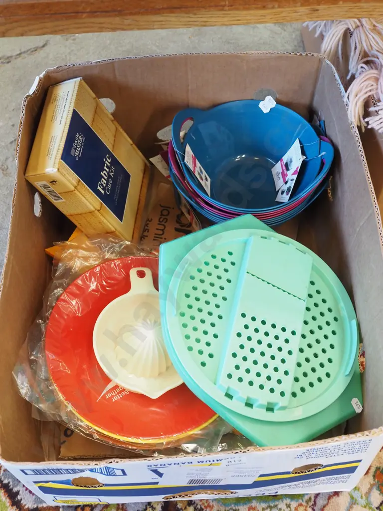box; plastic bowls, fabric care kit, tupperware etc Image 1++