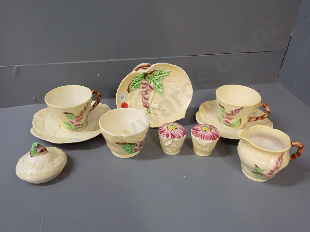retro Carlton Ware foxglove items - 2 cups & saucers, small plate, cream & sugar, 2 salt/pepper and a lid for a teapot - Image 1++
