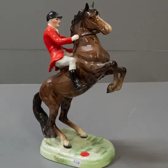 vintage Beswick hunting gent on rearing horse figurine H-245 Base L-120