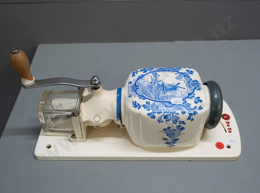 retro Delft style blue and white wall mount coffee grinder with De Ve Holland transfer H-340 W-130 Image 1++
