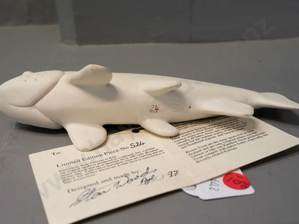 Ika Arts Dunedin NZ brown trout figure in with signed Stan Woods design card dated 1997 - L-210 Image 1++