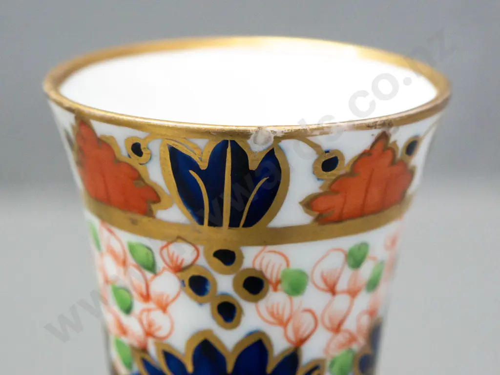 2 vintage Royal Crown Derby imari pattern handled vases - both with wear to gilt on handles, taller one has small chip Image 1++