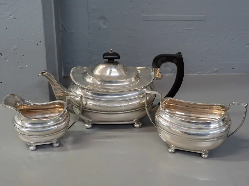 vintage sterling silver teapot, cream & sugar with bakelite handles, with 1920s hallmarks - teapot has 1928 Image 1++