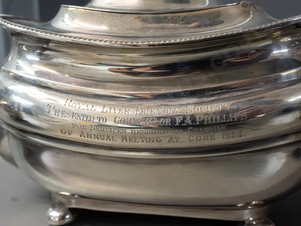 vintage sterling silver teapot, cream & sugar with bakelite handles, with 1920s hallmarks - teapot has 1928 Image 1++