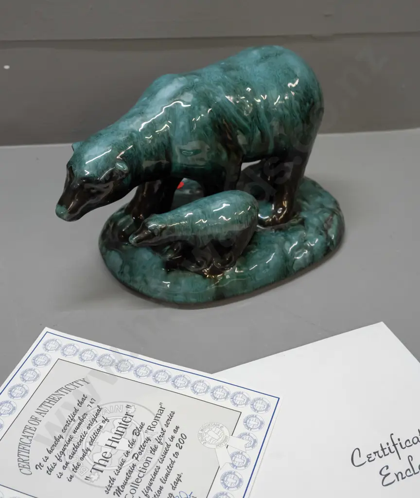 Blue Mountain pottery ltd. edition Romar series figurines with certificate: "The Hunter" polar bear and cub H-160 L-250 Image 1++