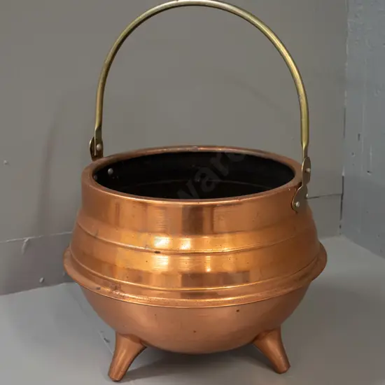 3-footed cauldron shaped wood bin - copper plated metal with brass handle - some corrosion & wear to plating H-480 D-330