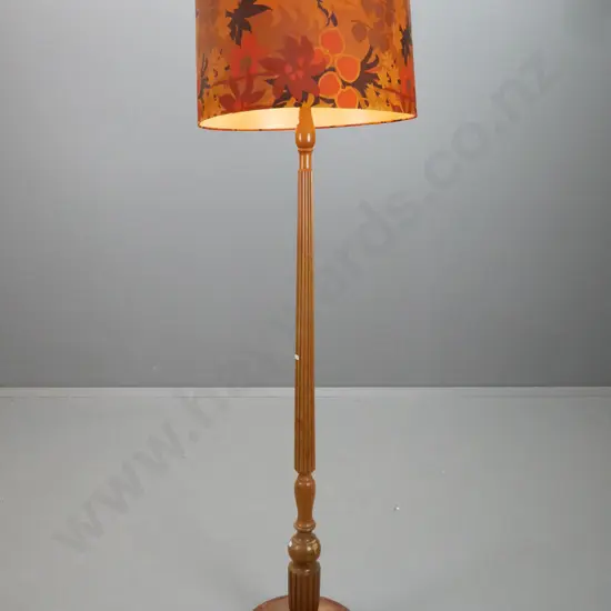 vintage beech standard lamp with turned & fluted column on circular base, on bun feet, with retro floral shade. Water