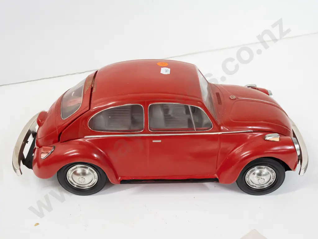 Jim Beam automotive decanter - 1973 red VW Beetle, with contents, seal intact, with a pourer and manual L-370 Image 1++