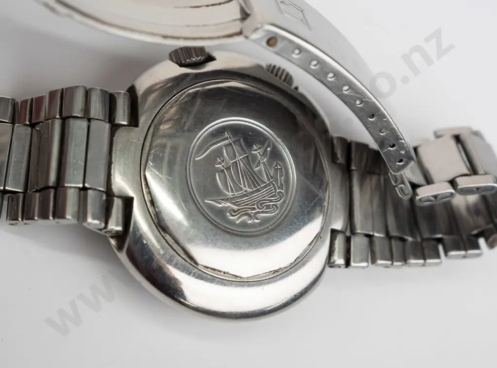 Tissot auto wrist watch with date going well Image 1++