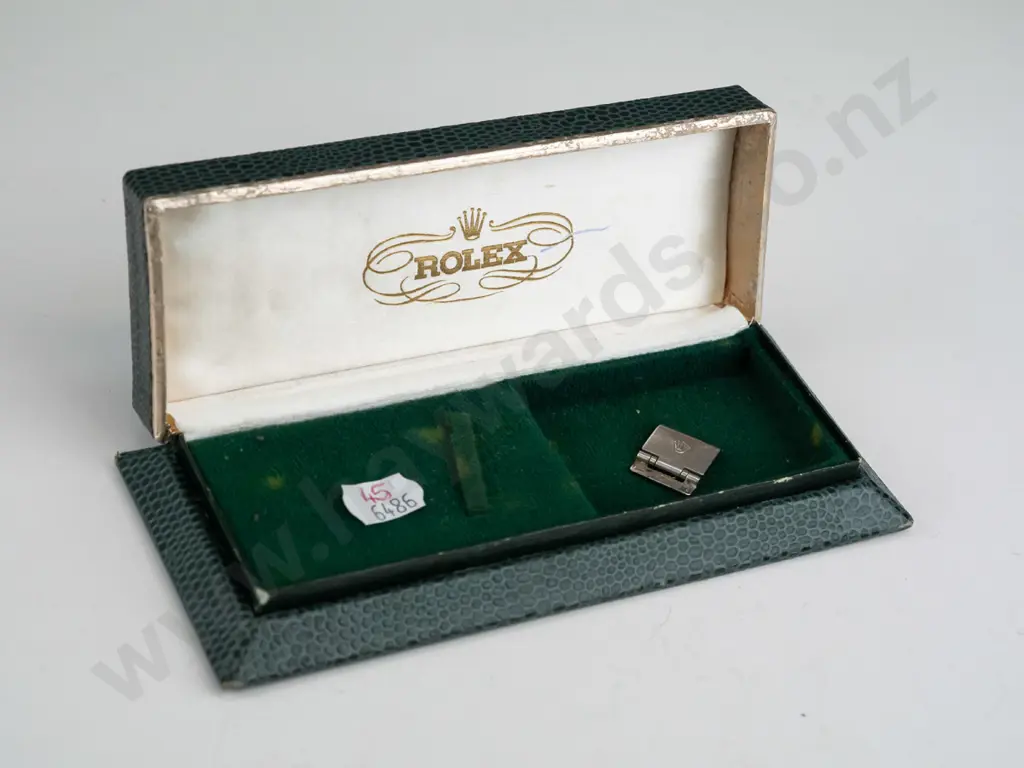 1940s Rolex box only with a later Rolex link Image 1++