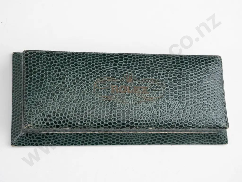 1940s Rolex box only with a later Rolex link Image 1++