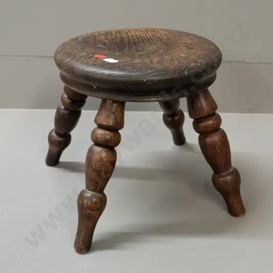 vintage elm 4-legged small stool / foot stool with turned legs H-200 Top is D-200