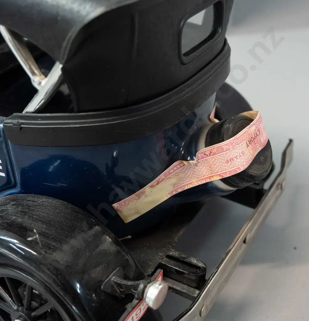 Jim Beam automobile decanter - 1929 Ford Police car - sealed, minor damage to paper seal H-180 L-370 Image 1++