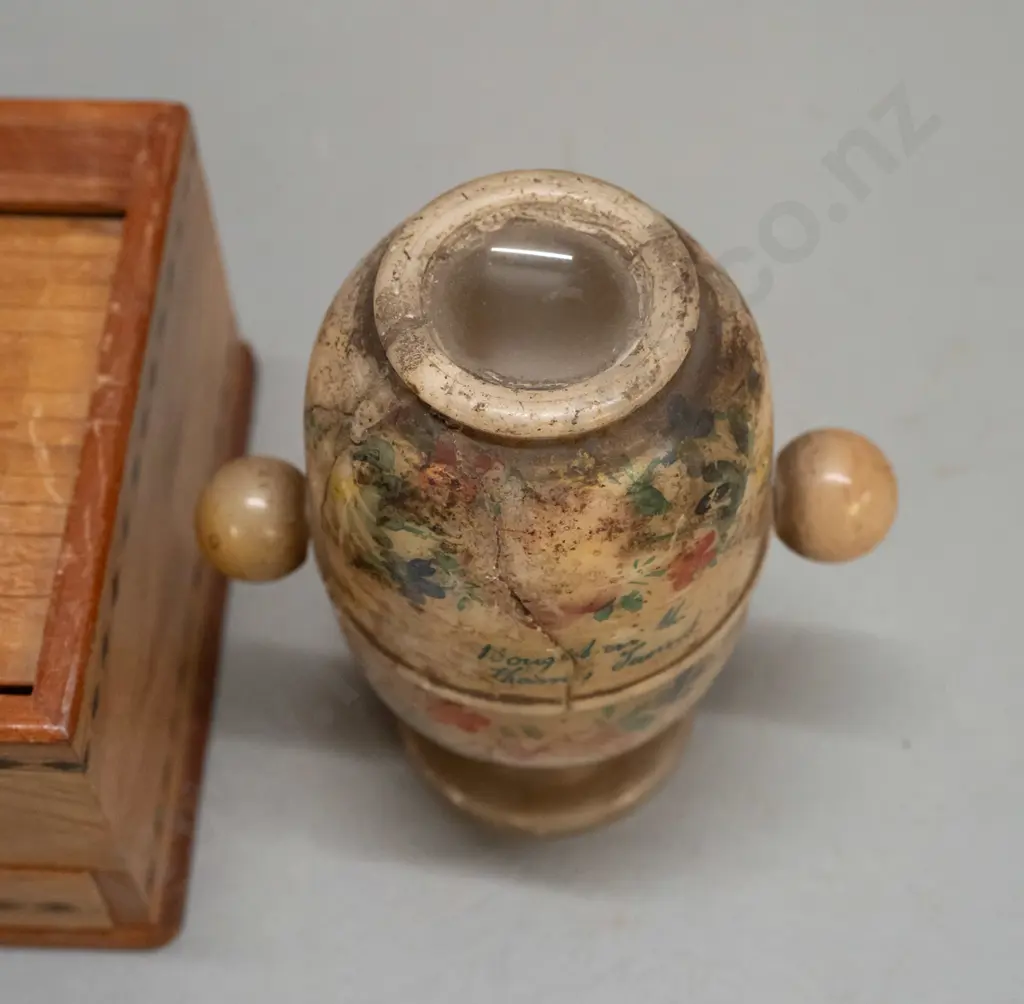 vintage souvenir alabaster "peep egg" with lens and rotating paper views of London landmarks inside - Image 1++