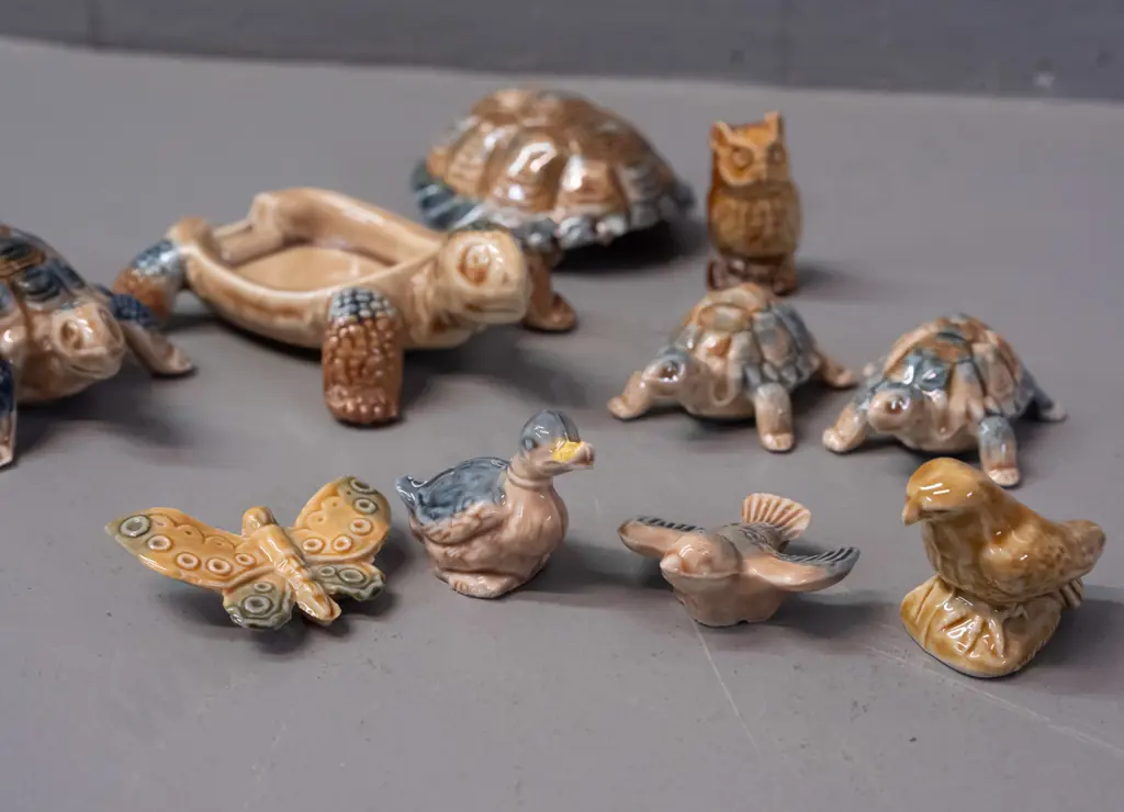 9 Wade whimsies - 4 turtles, one is a lidded trinket, 4 birds and a butterfly - large turtle L-100 Image 1++