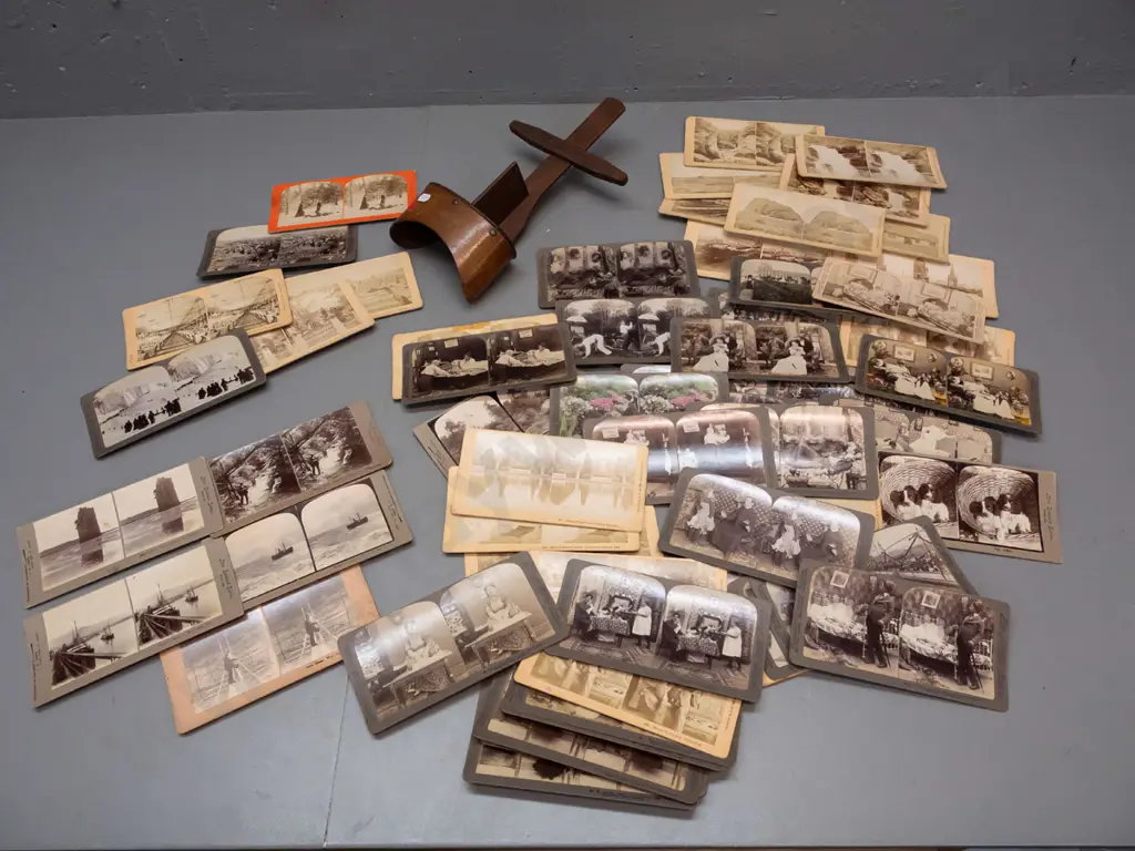 vintage stereoscope viewer and assorted stereo view cards with 7 New Zealand scenes, see photos. Some wear & tear to Image 1++