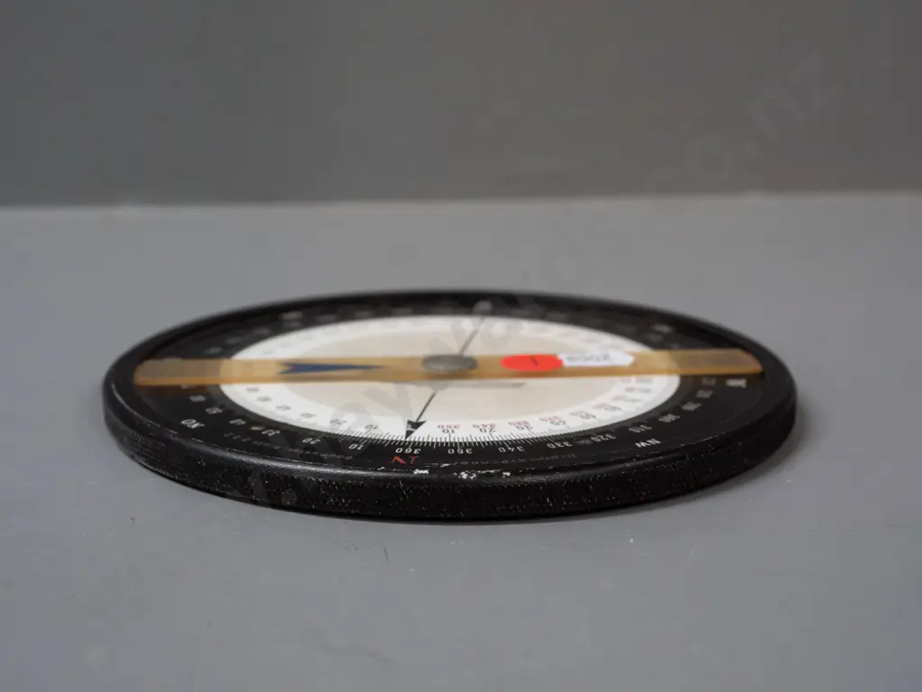 vintage German metal-framed flight calculator - marked Dreieckrechner / Baumaster Plath DR2 and Dennert & Pape, Hamburg Image 1++