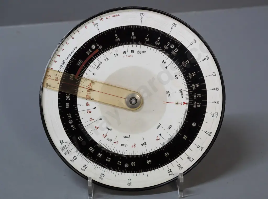 vintage German metal-framed flight calculator - marked Dreieckrechner / Baumaster Plath DR2 and Dennert & Pape, Hamburg Image 1++