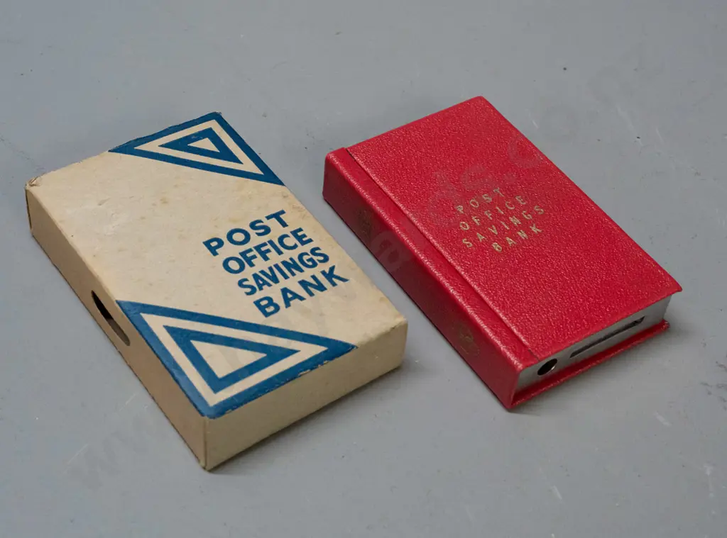 Post Office Savings Bank money box with original cardboard box - unused condition, no key. Box 120 x 80. Image 1++