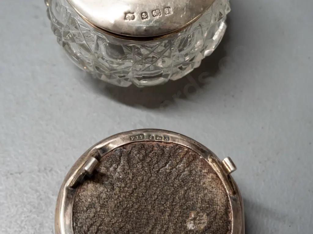 2 hallmarked sterling silver items - cut glass pot with silver lid and a small baize-lined trinket with hinged lid, both Image 1++
