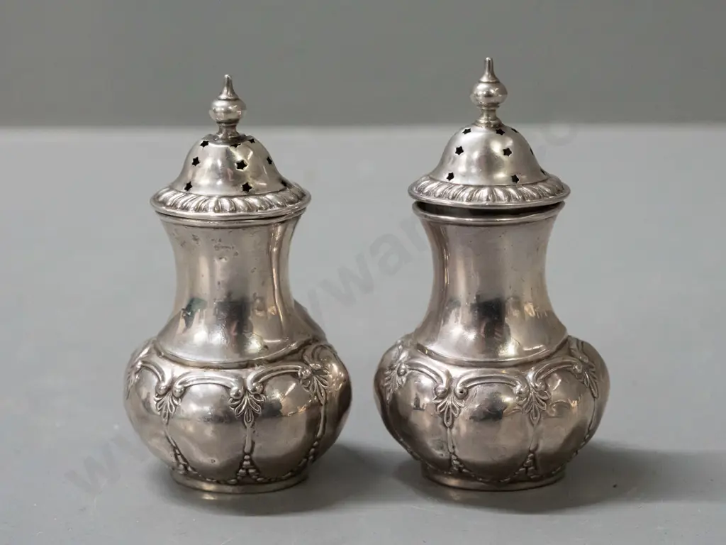 2 sterling silver condiments / shakers with pierced lids - base and lids hallmarked, also marked 'K' on base H-85 - some Image 1++