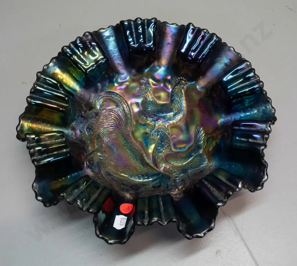 dark purple carnival glass frilled rim bowl with cockerel motif H-80 D-280 Image 1++